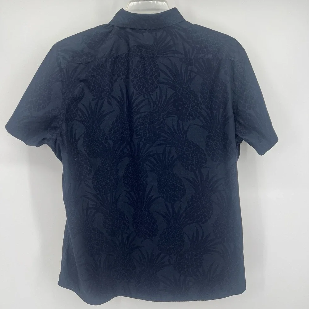 Banana Republic mens XL button-up shirt, subtle pineapple pattern